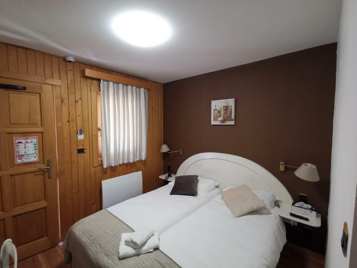 Auberge Saint-Jean Villequier-Aumont エクステリア 写真