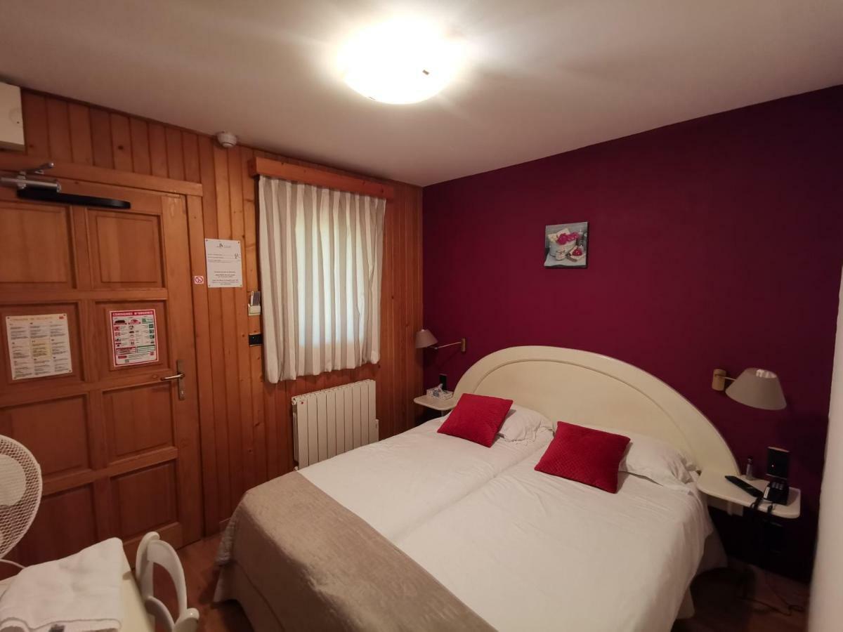 Auberge Saint-Jean Villequier-Aumont エクステリア 写真